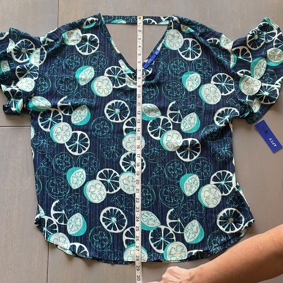 Apt. 9 Blouse V-Neck Front and Back Size XL - Picture 12 of 12